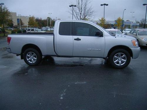Nissan Titan 2010 photo 3