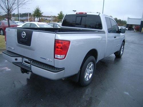 Nissan Titan 2010 photo 4