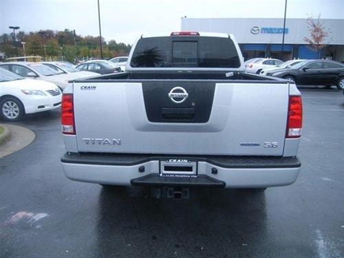 Nissan Titan 2010 photo 5