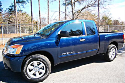 Nissan Titan 2010 photo 1