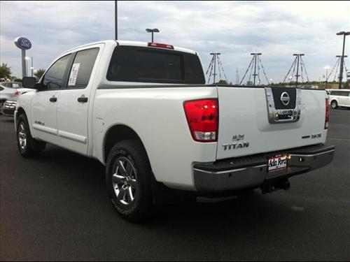 Nissan Titan 2010 photo 2