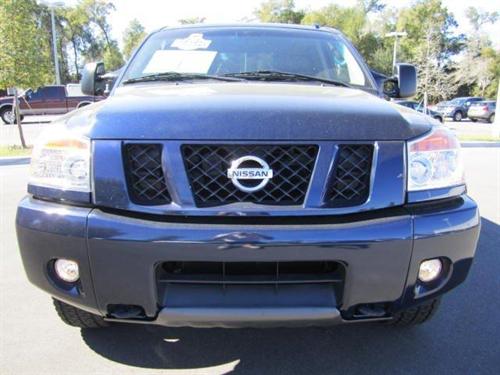 Nissan Titan 2010 photo 1