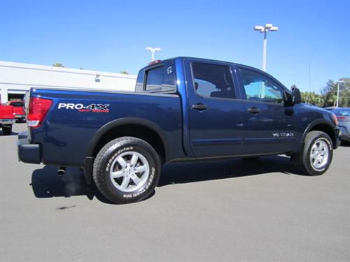 Nissan Titan 2010 photo 2