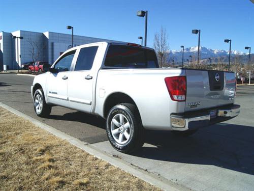 Nissan Titan 2010 photo 1