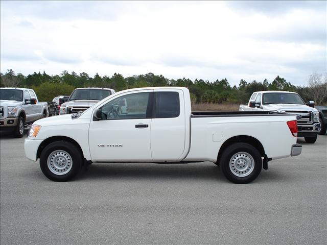 Nissan Titan 2010 photo 4