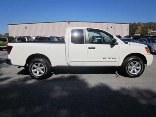 Nissan Titan 2010 photo 1