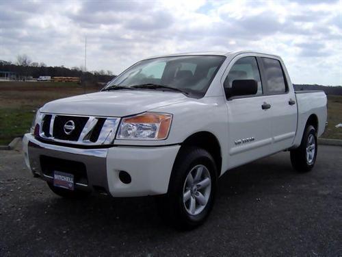 Nissan Titan 2010 photo 1