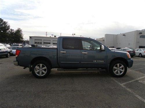 Nissan Titan 2010 photo 1