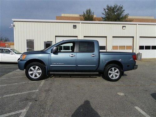 Nissan Titan 2010 photo 5