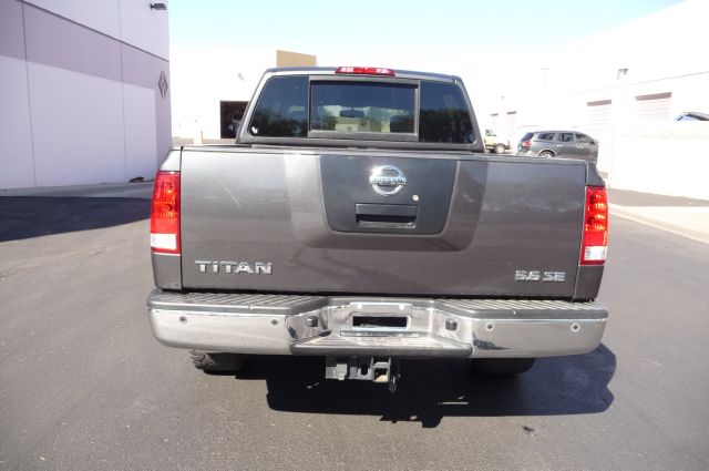 Nissan Titan 2010 photo 3