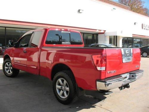 Nissan Titan 2010 photo 3