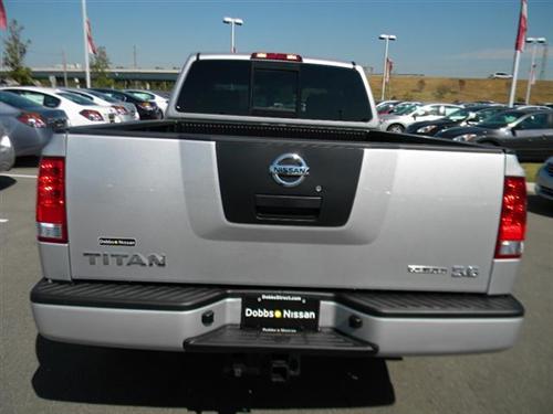 Nissan Titan 2010 photo 2