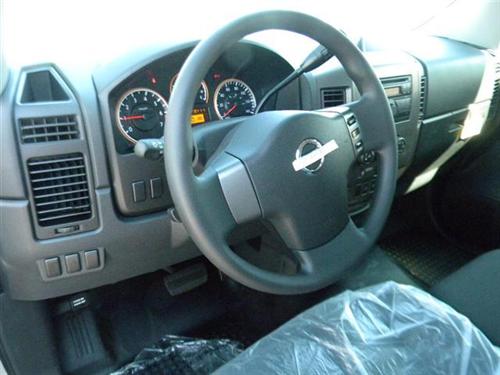 Nissan Titan 2010 photo 4