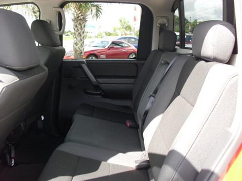 Nissan Titan 2010 photo 3