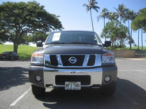Nissan Titan 2010 photo 1