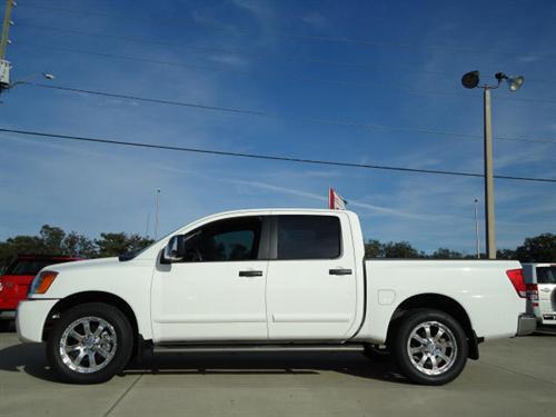Nissan Titan 2010 photo 1