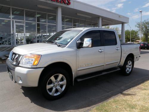 Nissan Titan 2010 photo 1