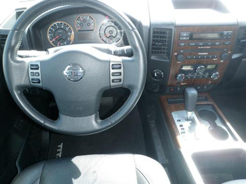 Nissan Titan 2010 photo 4