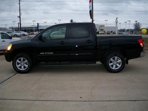 Nissan Titan 2010 photo 4