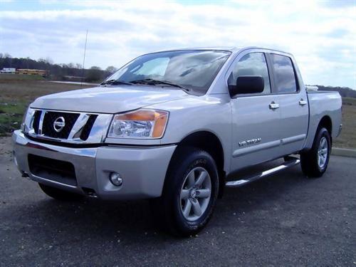 Nissan Titan 2010 photo 1