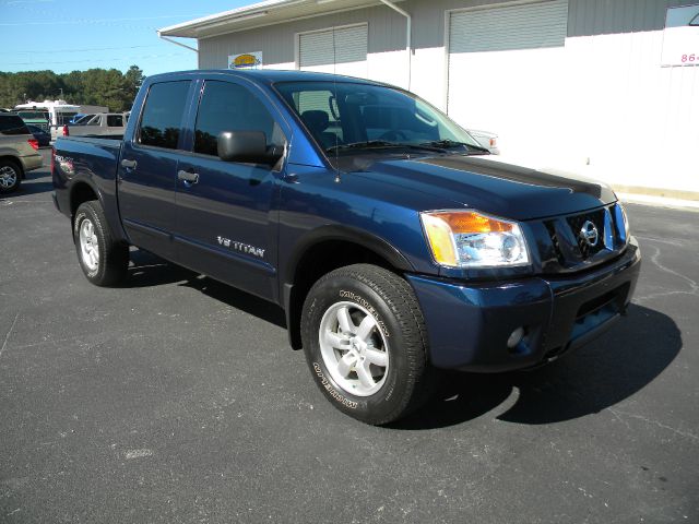Nissan Titan 2010 photo 4