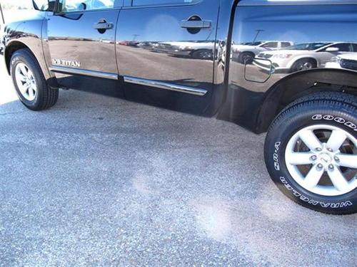 Nissan Titan 2010 photo 1