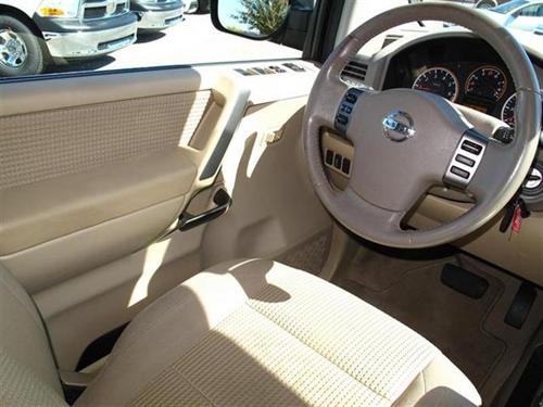 Nissan Titan 2010 photo 2