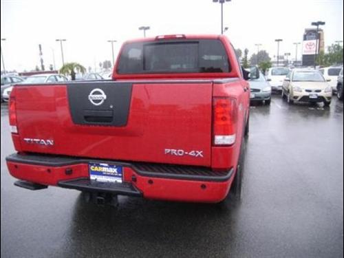 Nissan Titan 2010 photo 4