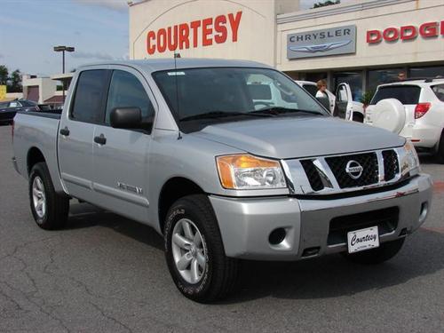 Nissan Titan 2010 photo 1