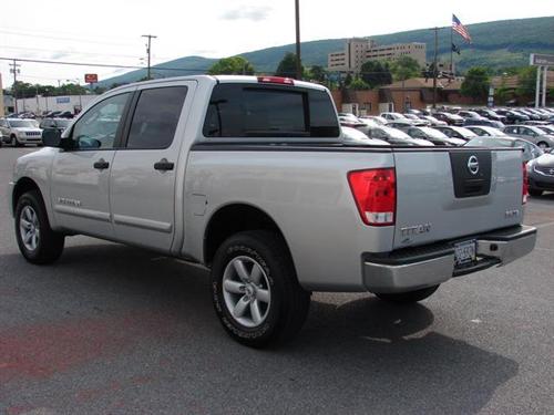 Nissan Titan 2010 photo 2