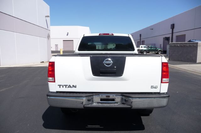 Nissan Titan 2010 photo 1
