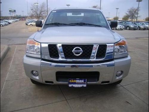 Nissan Titan 2010 photo 1
