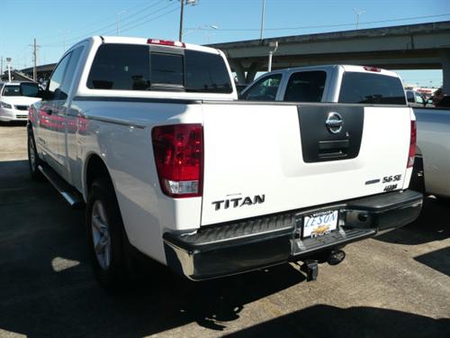 Nissan Titan 2010 photo 2