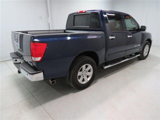 Nissan Titan 2010 photo 1