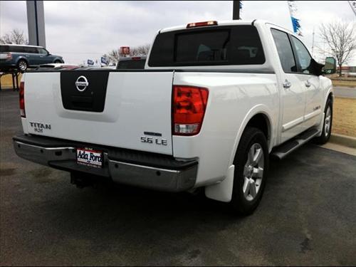 Nissan Titan 2010 photo 1