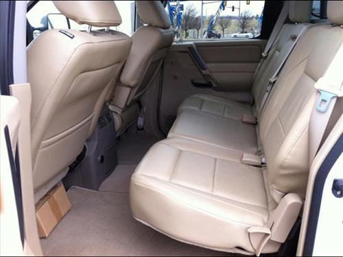 Nissan Titan 2010 photo 2