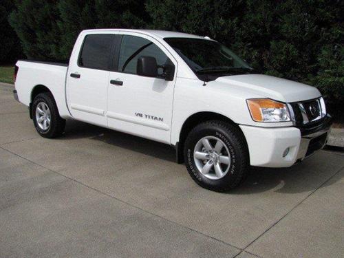 Nissan Titan 2010 photo 1