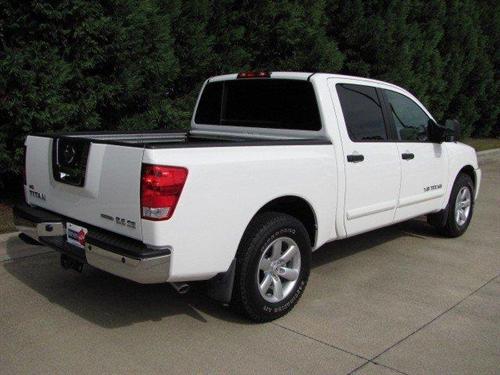 Nissan Titan 2010 photo 3