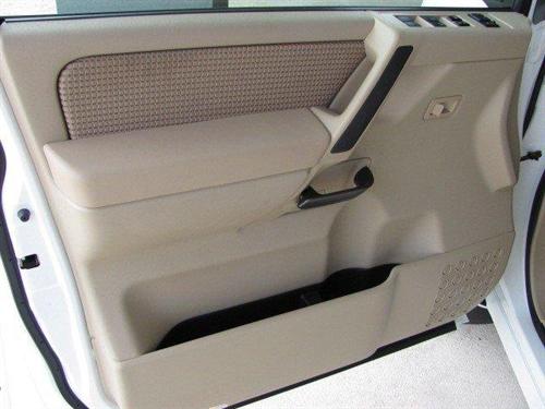 Nissan Titan 2010 photo 4