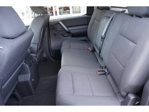 Nissan Titan 2010 photo 3