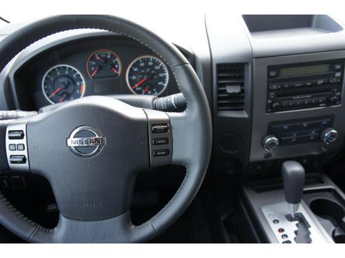 Nissan Titan 2010 photo 4
