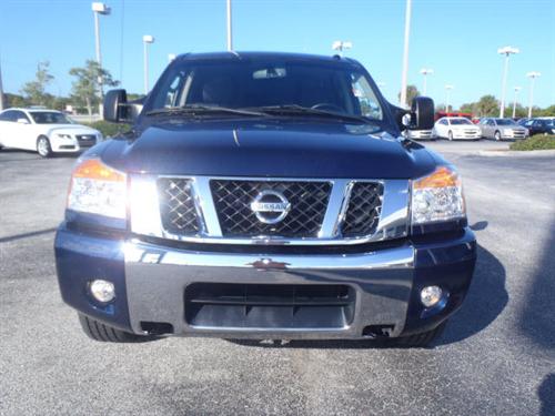 Nissan Titan 2010 photo 2
