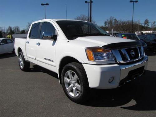 Nissan Titan 2010 photo 1