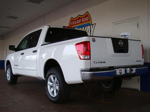 Nissan Titan 2010 photo 1