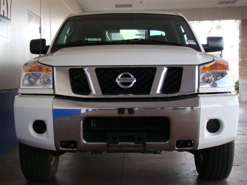 Nissan Titan 2010 photo 3