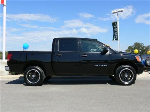 Nissan Titan 2010 photo 1