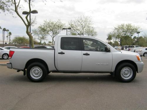 Nissan Titan 2010 photo 3