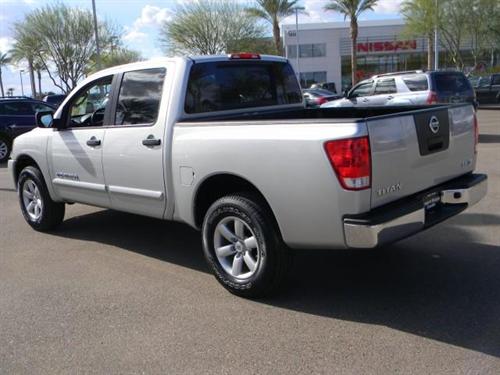 Nissan Titan 2010 photo 2