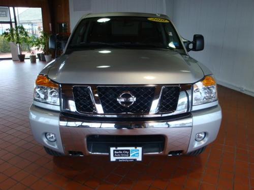 Nissan Titan 2010 photo 1