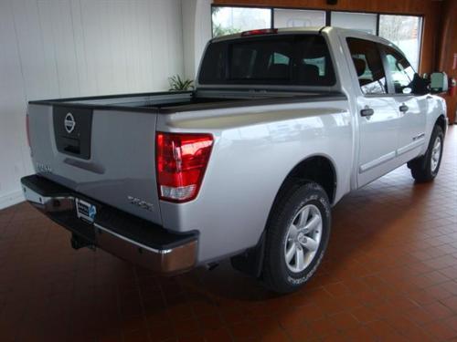 Nissan Titan 2010 photo 3